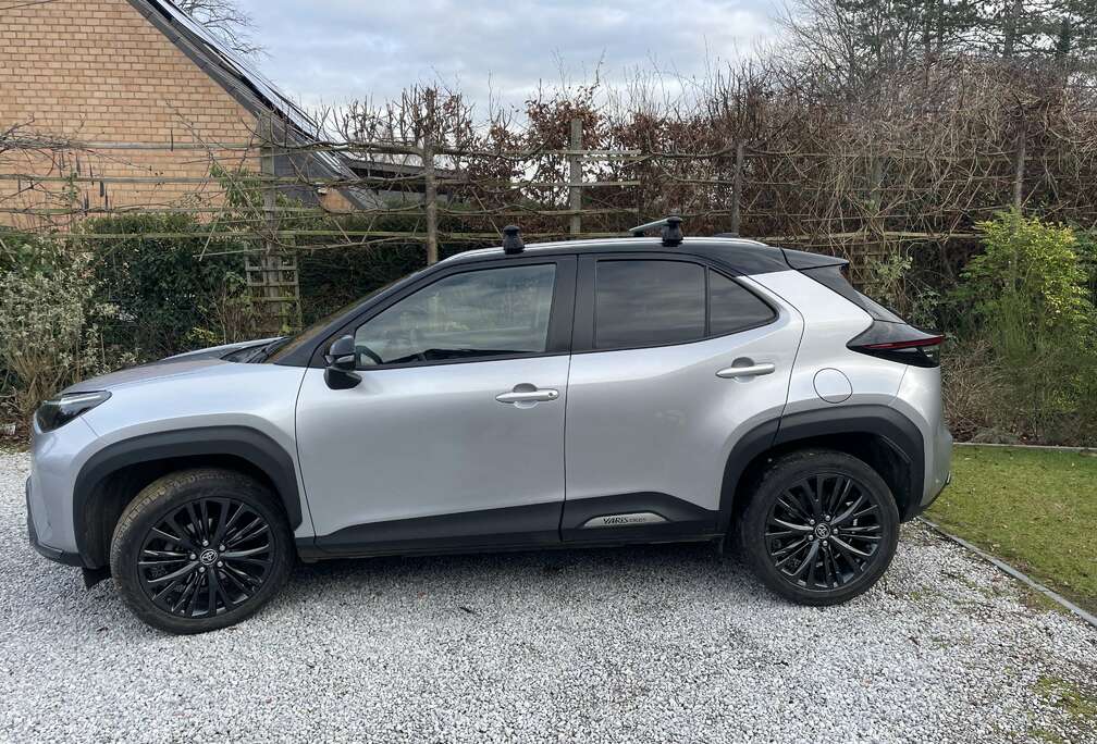Toyota Adventure