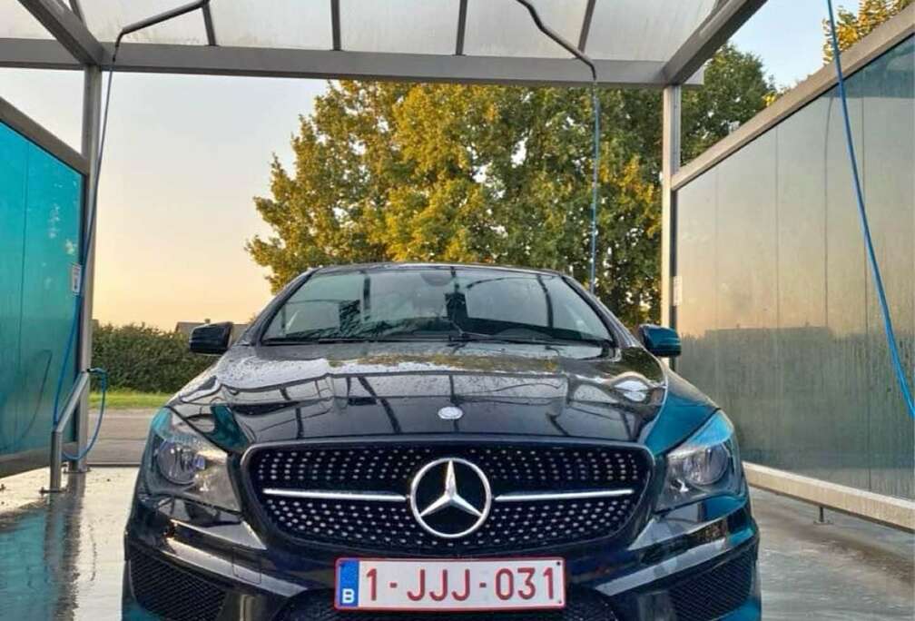 Mercedes-Benz meecedes cla200