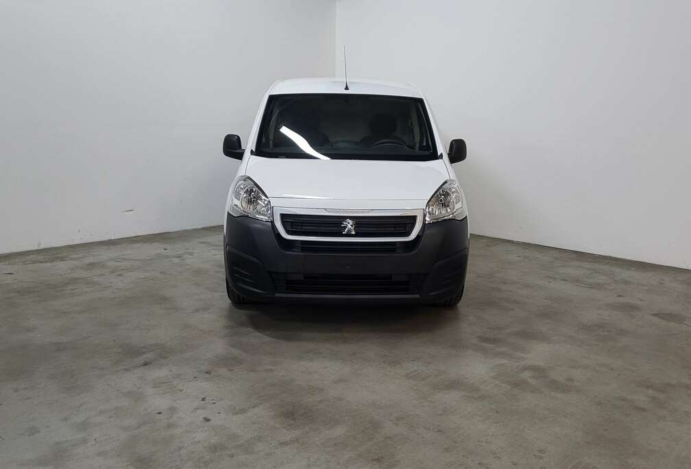 Peugeot 1.6 * 57601 KM * 9050€ + TVA * AIRCO *