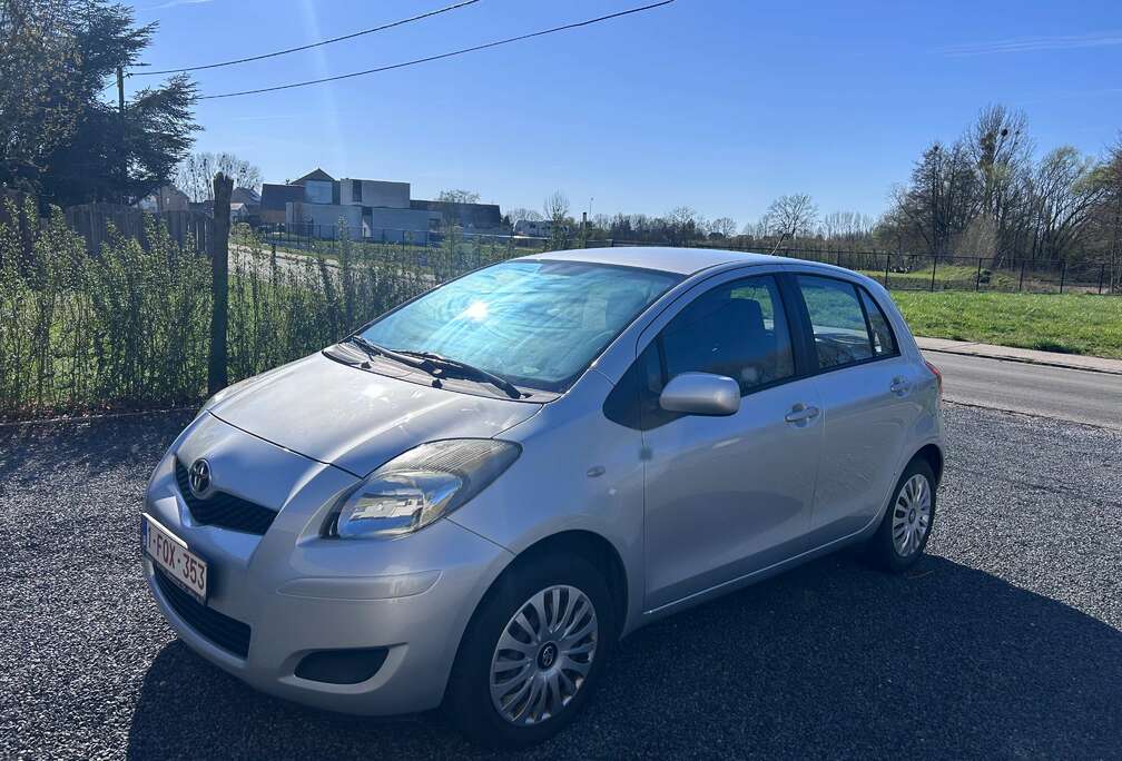 Toyota Yaris 1.0i VVT-i Active
