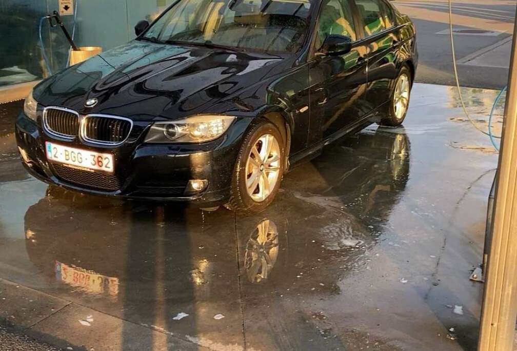 BMW 320i