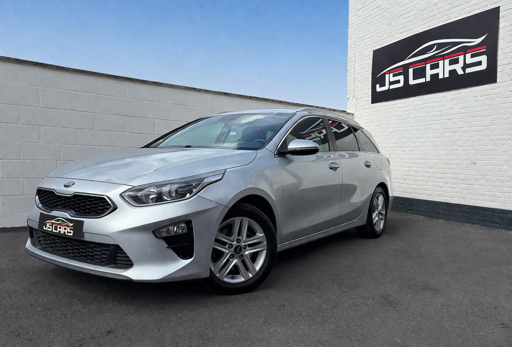 Kia 1.6 CRDi*1er PROP*GPS*CAMERA*PDC*LED*ATTACHE REMOR