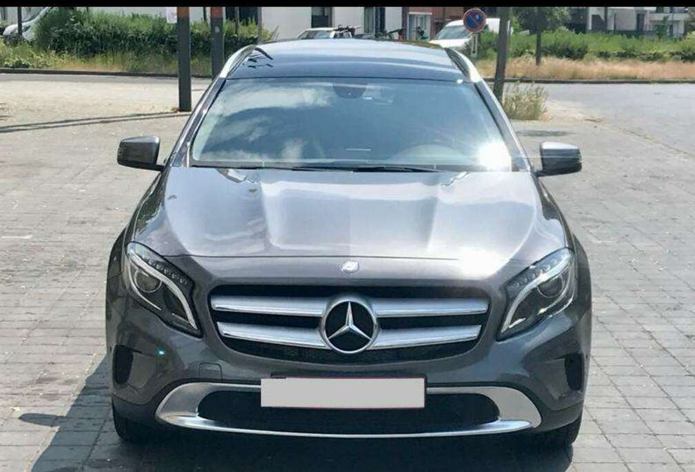 Mercedes-Benz GLA 200 d 4-Matic Activity Edition