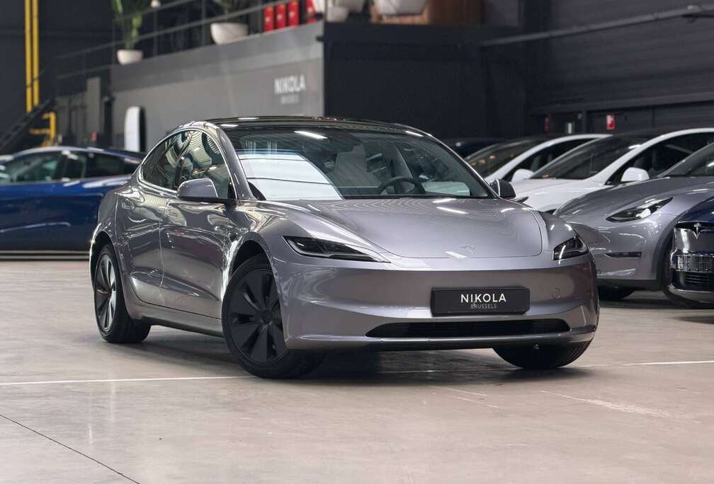 Tesla LONG RANGE - REAR WHEEL DRIVE - HIGHLAND PREMIUM - AUTOPILOT
