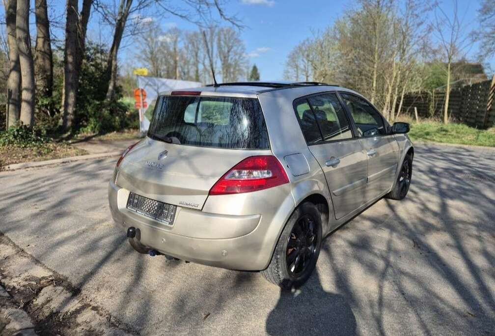 Renault 1.6i 16v Dynamique euro 4 full options