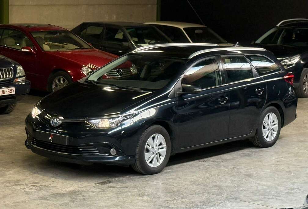 Toyota Auris 1.8 VVT-i Hybrid Aut. Touring // Navi