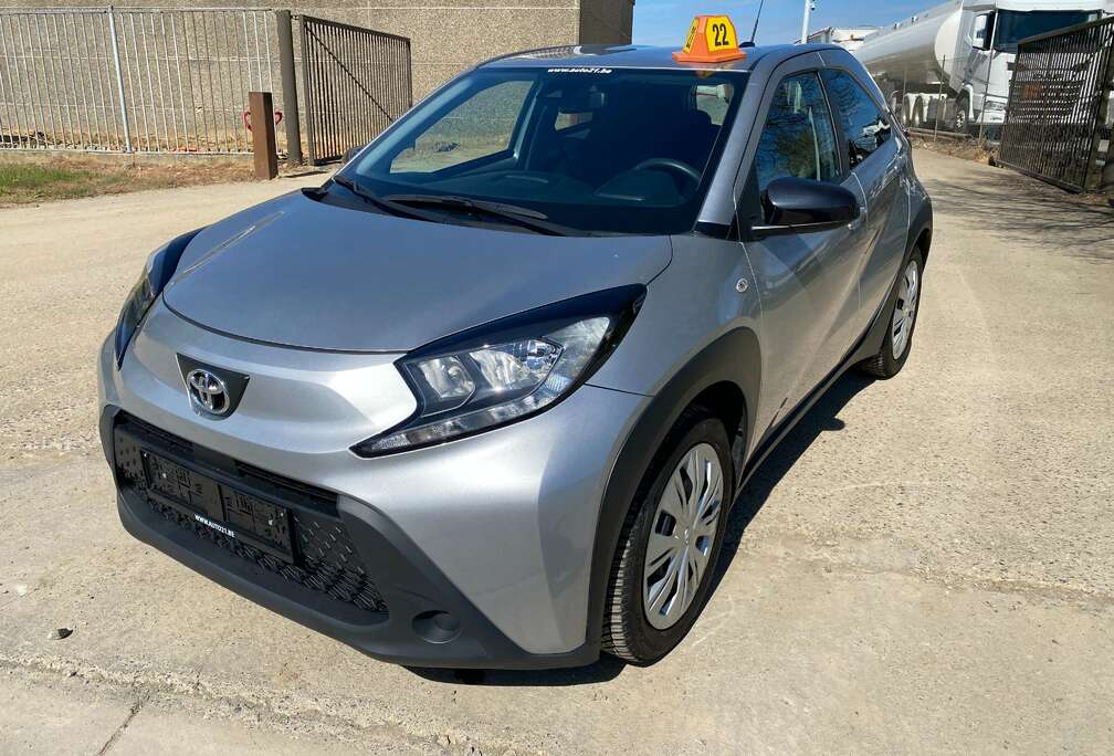 Toyota 1.0 VVT-i Play