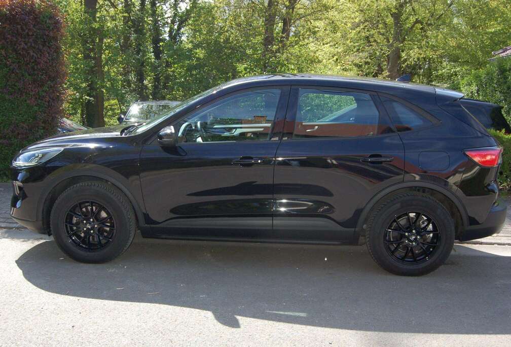 Ford Kuga 1.5 EcoBoost FWD SPORT BLACK J.A GPS PDC SIEGES CHAUFFANTS
