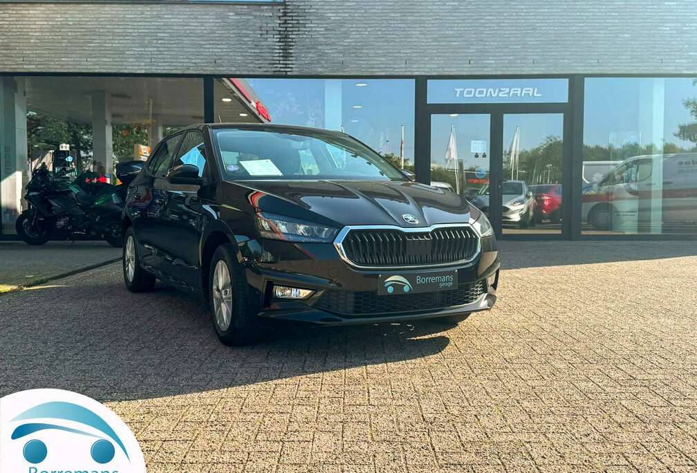 Skoda NAVI/CARPLAY/PARKEERHULP/LANE-FRONT ASSIST/...