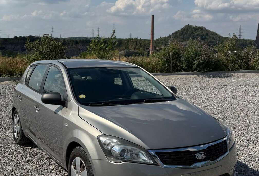 Kia 1.6L CRDi 90 Active 1er Proprio !!