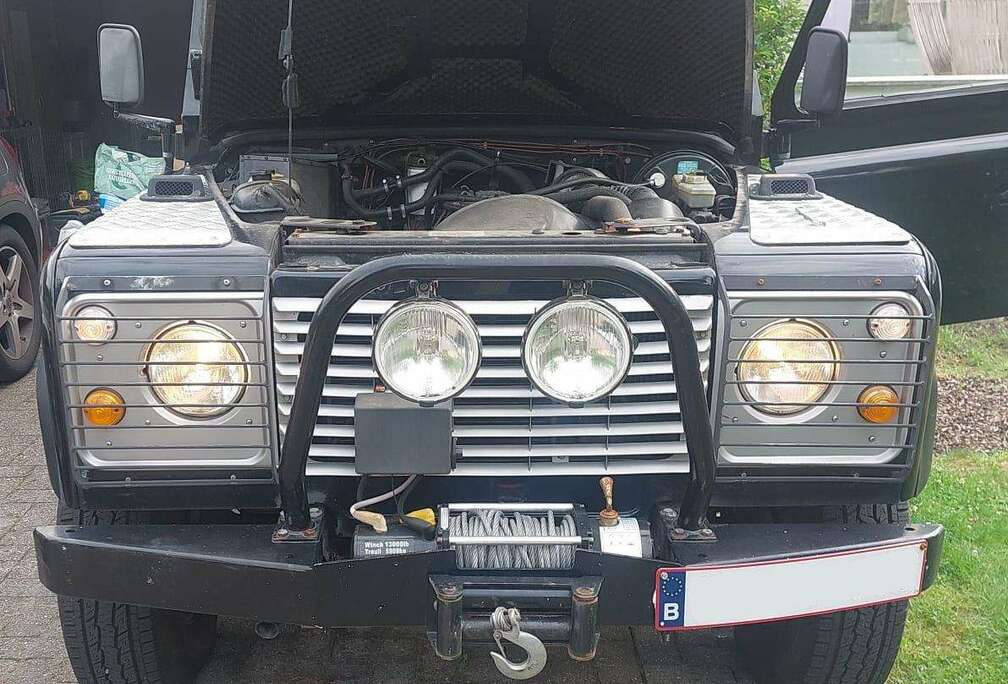 Land Rover 90