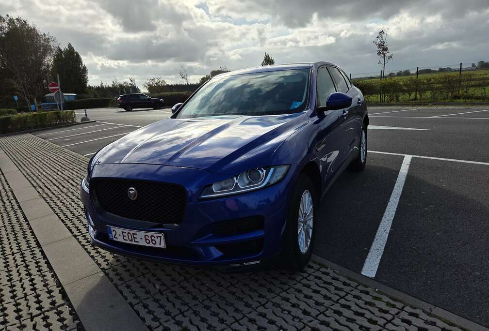 Jaguar F-Pace E-PerformancePure