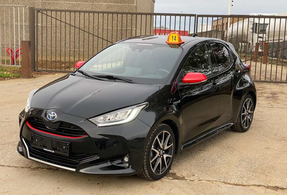 Toyota 1.5 Hybrid e-CVT Style