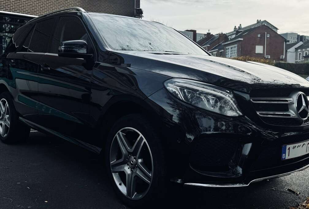 Mercedes-Benz D 4 Matic AMG Line 204cv  Boîte auto  Full optio