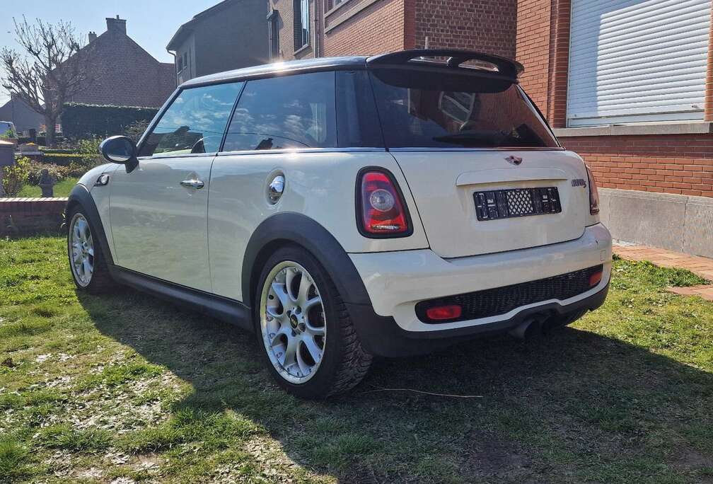 MINI 1.6i