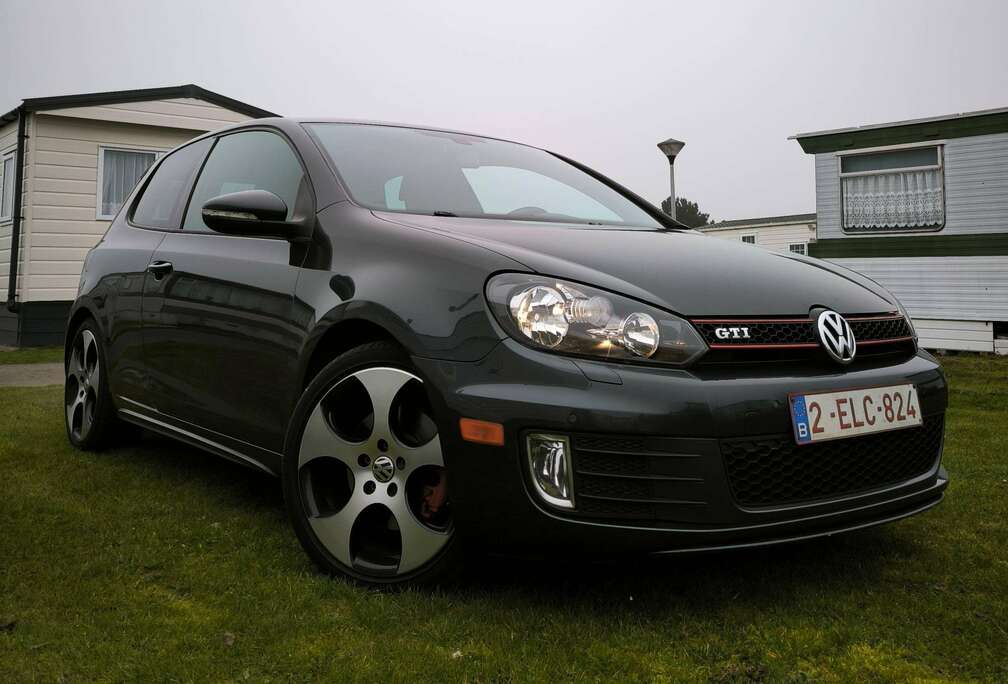 Volkswagen Golf 2.0 TSI