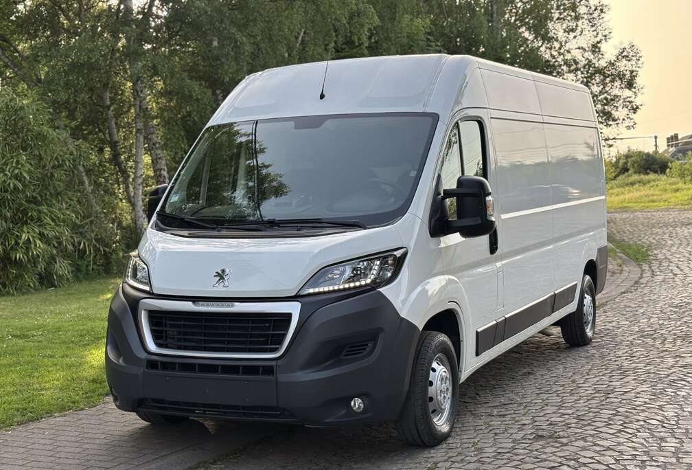Peugeot CA 335 L3H2 BLUEHDI 130