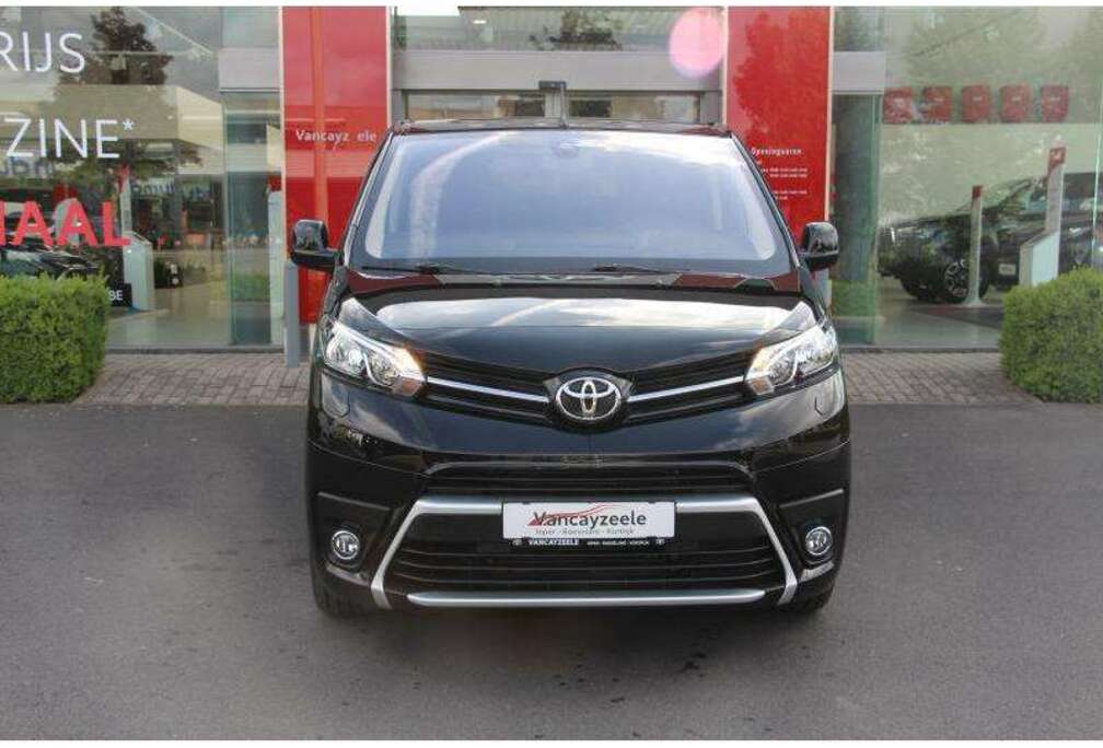 Toyota MPV+CAM+NAV+sen voor&achter