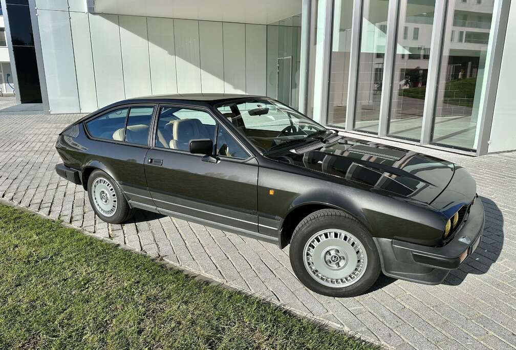 Alfa Romeo GTV 6/2.5