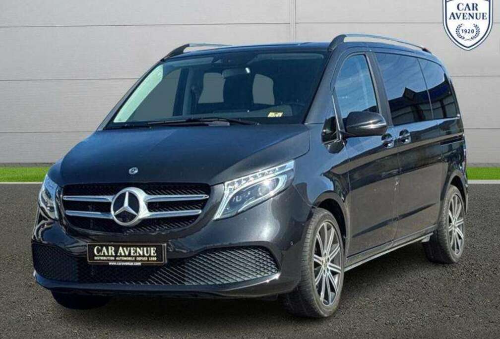 Mercedes-Benz 300 d Compact  Avantgarde 9G-Tronic