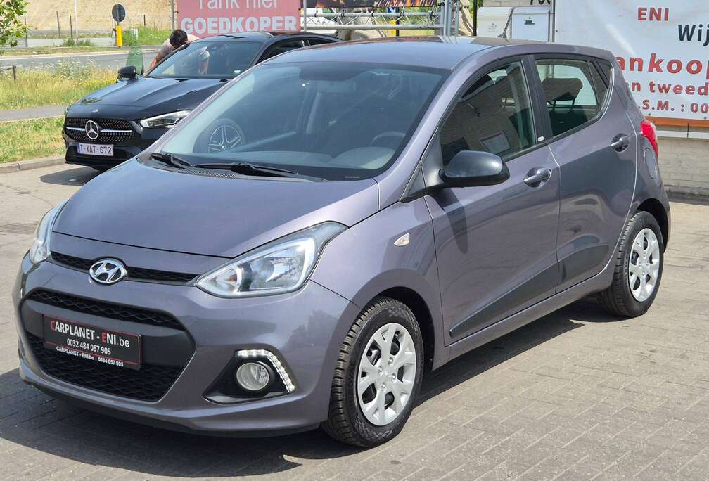 Hyundai i10 1.0i Blackline - CRUS CONTROL - BLUETOOTH - RAPARK SENCOR - EL RAMEN DEURN GARANTIE 1JAAR KEURING CARPASS FULL SERVIS