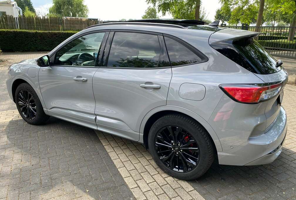 Ford Kuga 2.5 Duratec PHEV GRAPHITE TECH EDITION