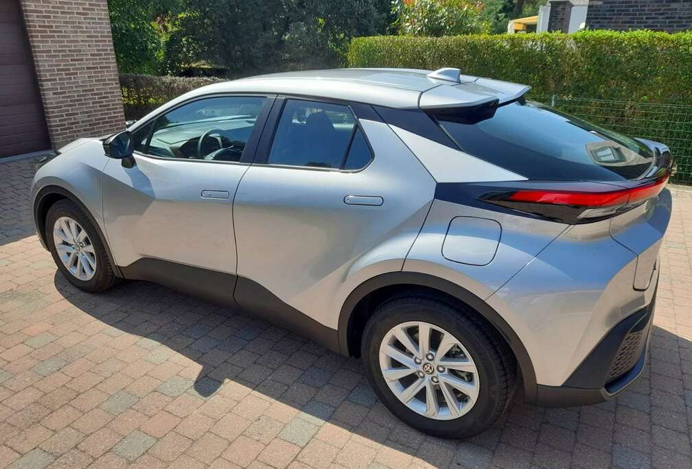 Toyota C-HR 1.8 Hybrid - 5 d. 1.8L CVT  Dynamic LHD
