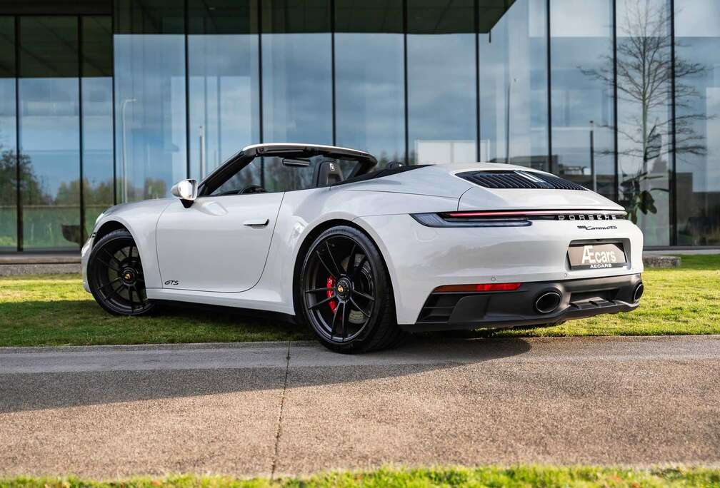 Porsche 911 CARRERA GTS / CABRIO / MATRIX / INNO DRIVE