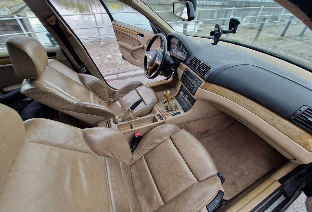 BMW 325iX Exclusive Line