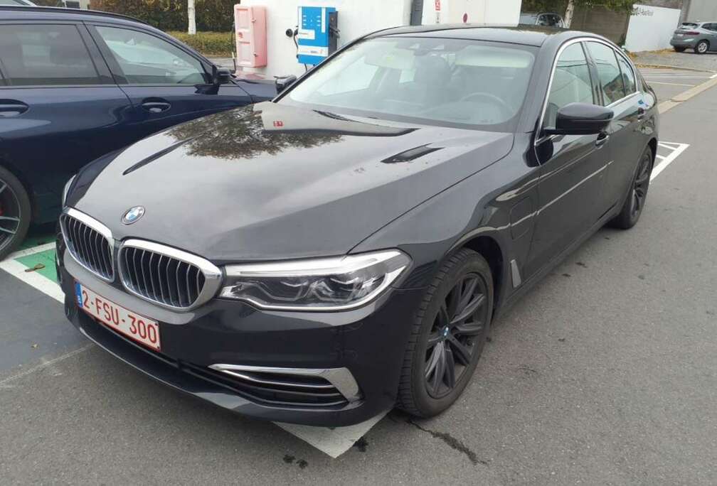 BMW e iperformance 252pk Full option