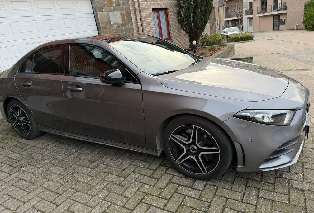 Mercedes-Benz (EU6AP)