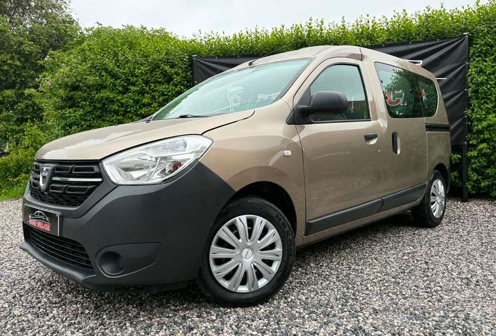 Dacia 1.6i-70.000km-1ère Main-Double Porte Coulissante-Apple CarPlay-Attache Remorque...