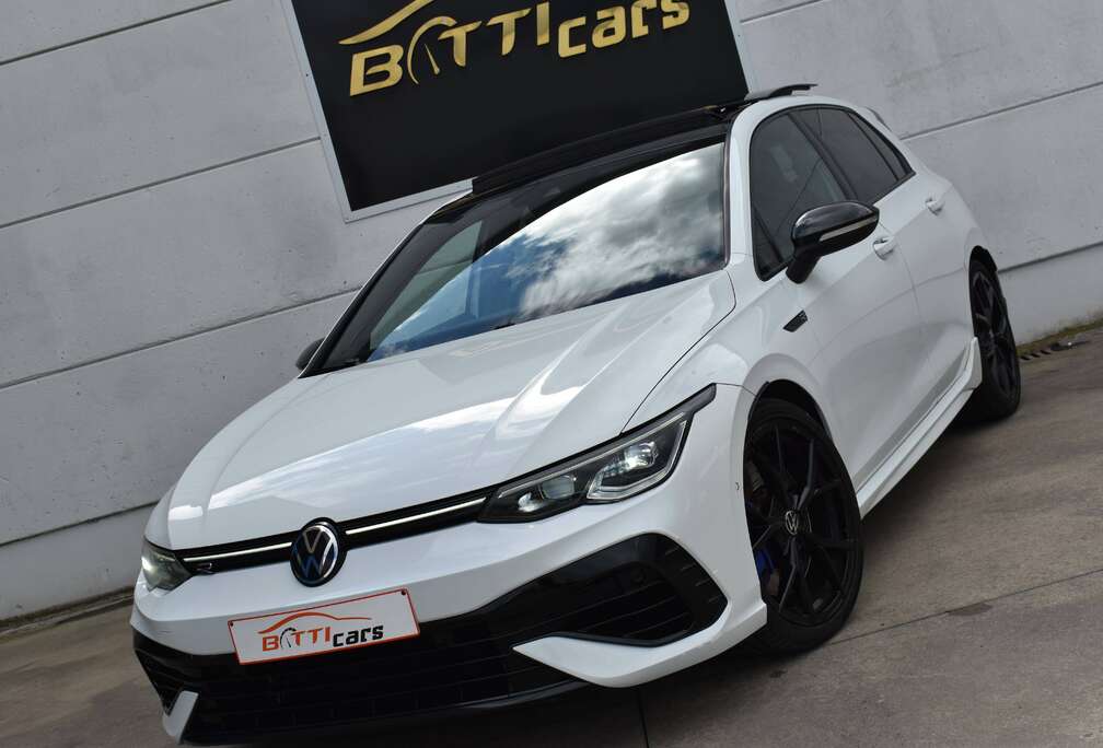 Volkswagen 2.0TSI DSG || 4Motion || Pano || Camera || Akrapovic