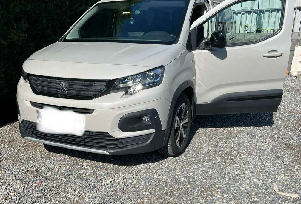 Peugeot BlueHDI 130 L2 7-Sitzer GT