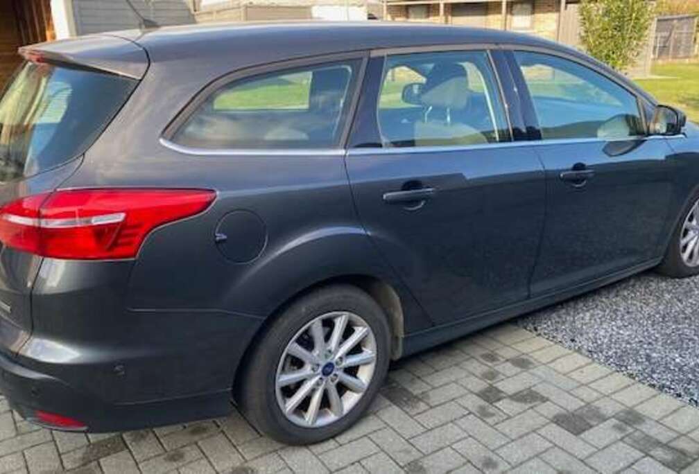 Ford Focus Turnier 1.5 EcoBoost  Aut. Titanium