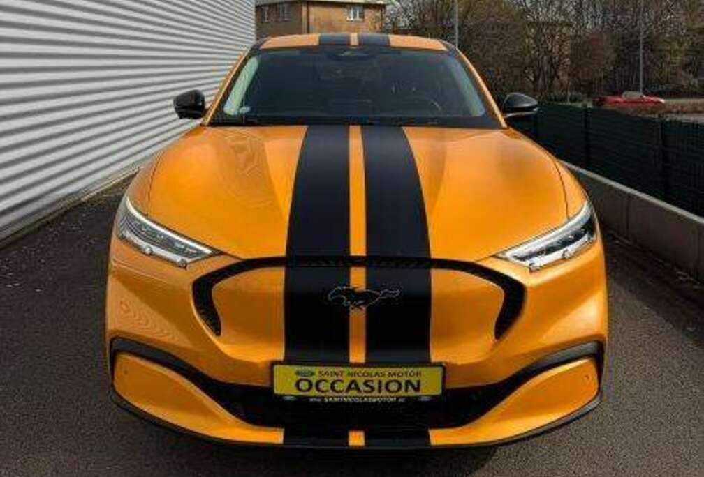 Ford Mustang Mach-E 76 kWh AWD Standard Range (MY22)