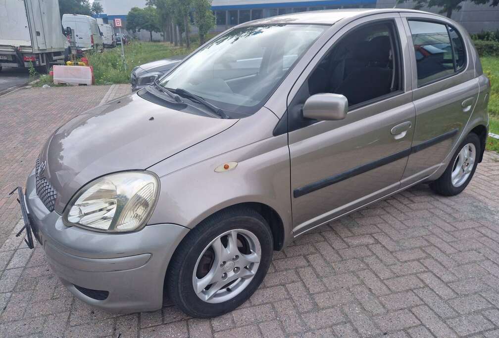 Toyota 1.3i 16v Linea Sol