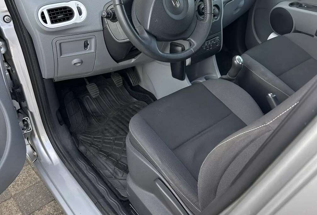 Renault 1.2 16V Night and Day