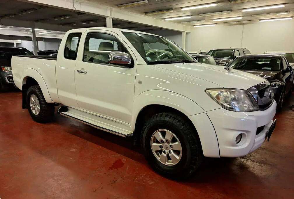 Toyota 2.5 D-4D 4WD S