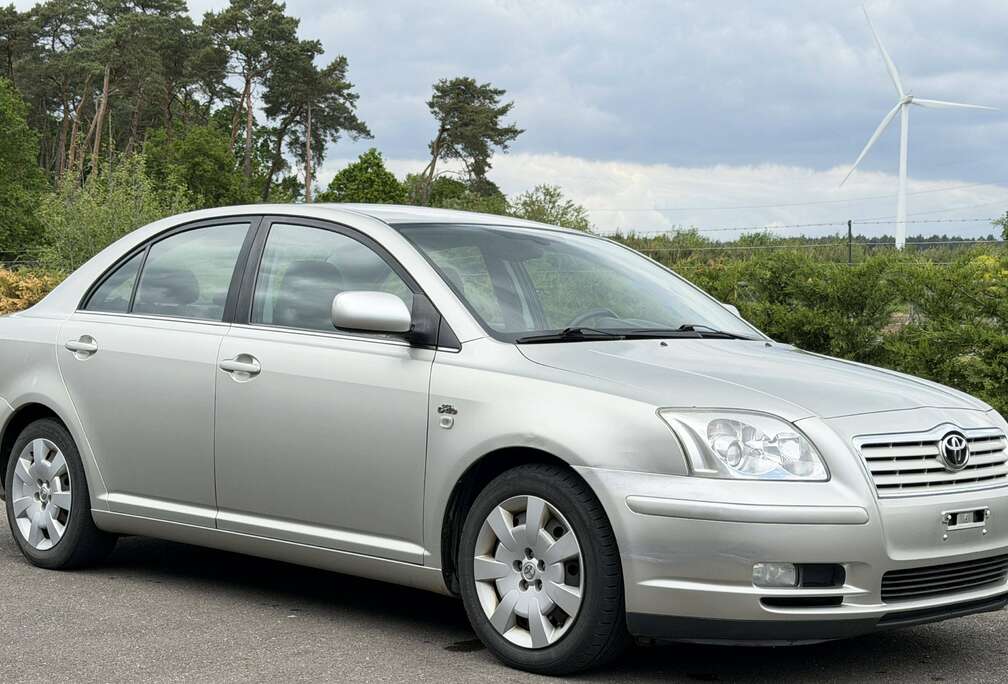 Toyota Avensis 2.0 Turbo D4D 16v Linea Sol
