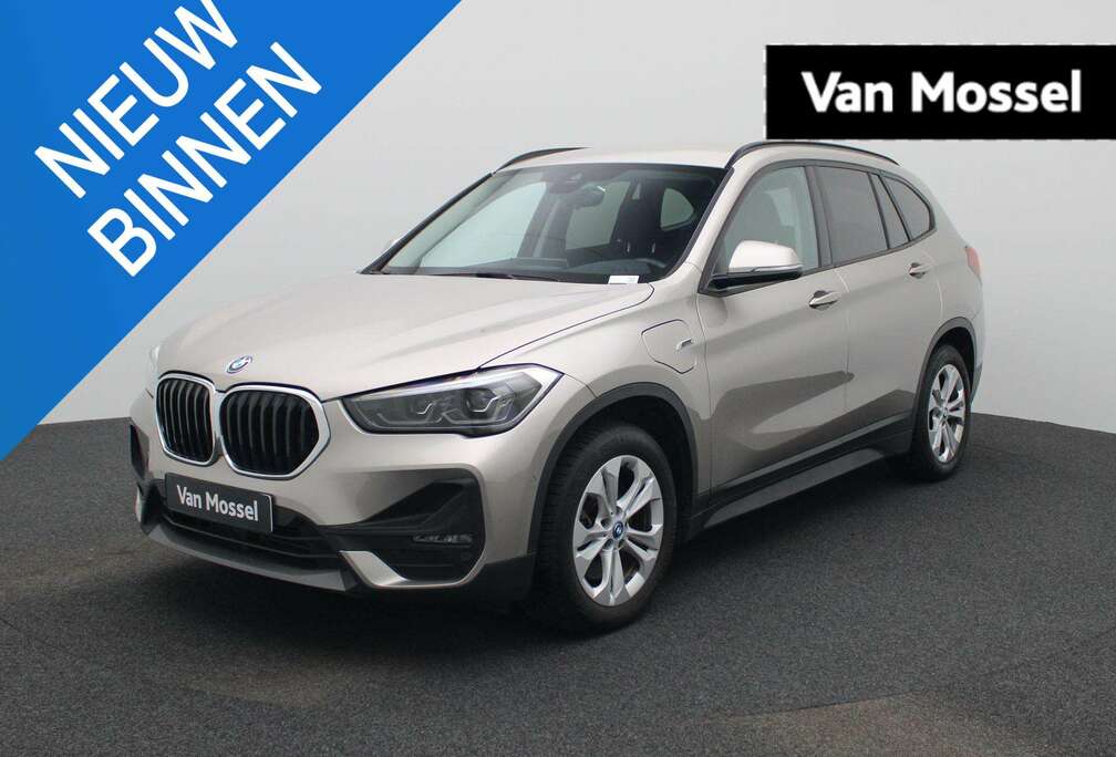 BMW xDrive25e (162 kW) NAVI  CAMERA  ECC