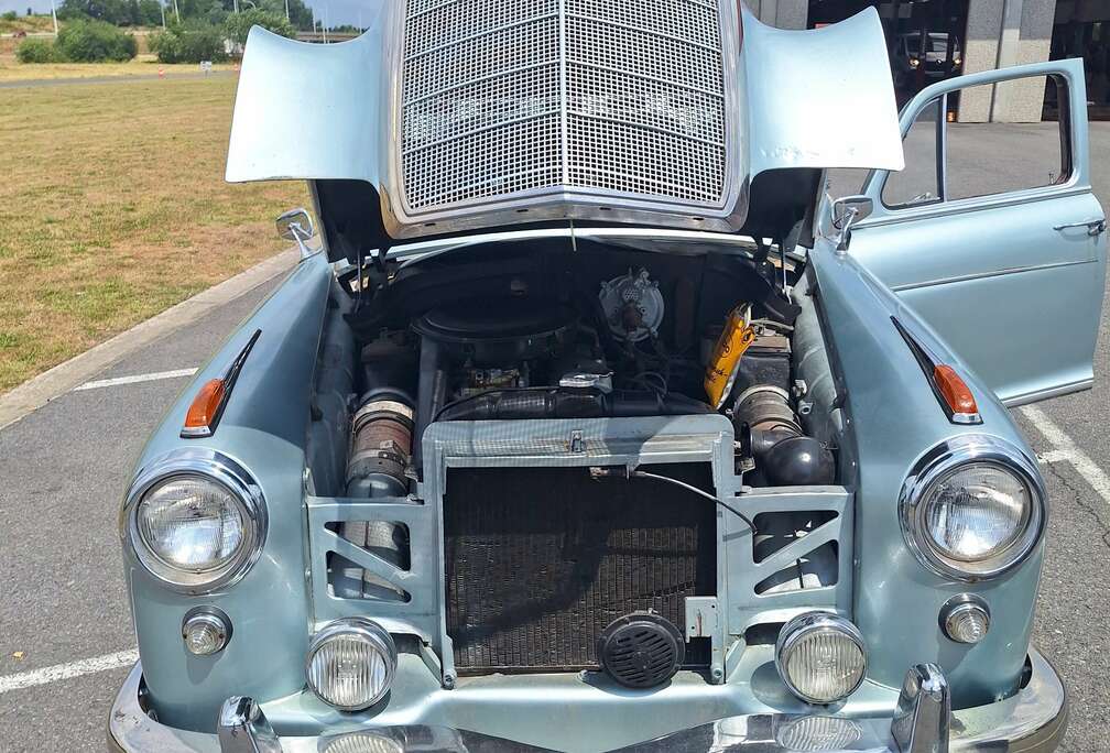 Mercedes-Benz 220s  ponton de 1957