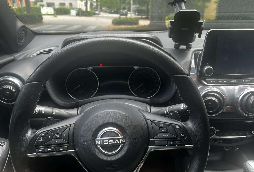 Nissan 1.6 Hybrid 4AMT N-Connecta