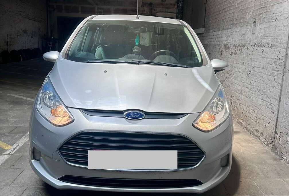 Ford 1.6i Ti-VCT Titanium PowerShift