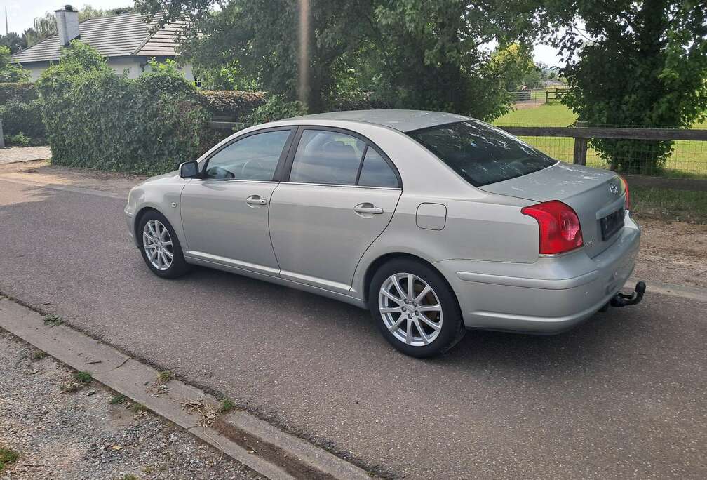 Toyota 2.4i VVT-i 16v D4 Linea Sol