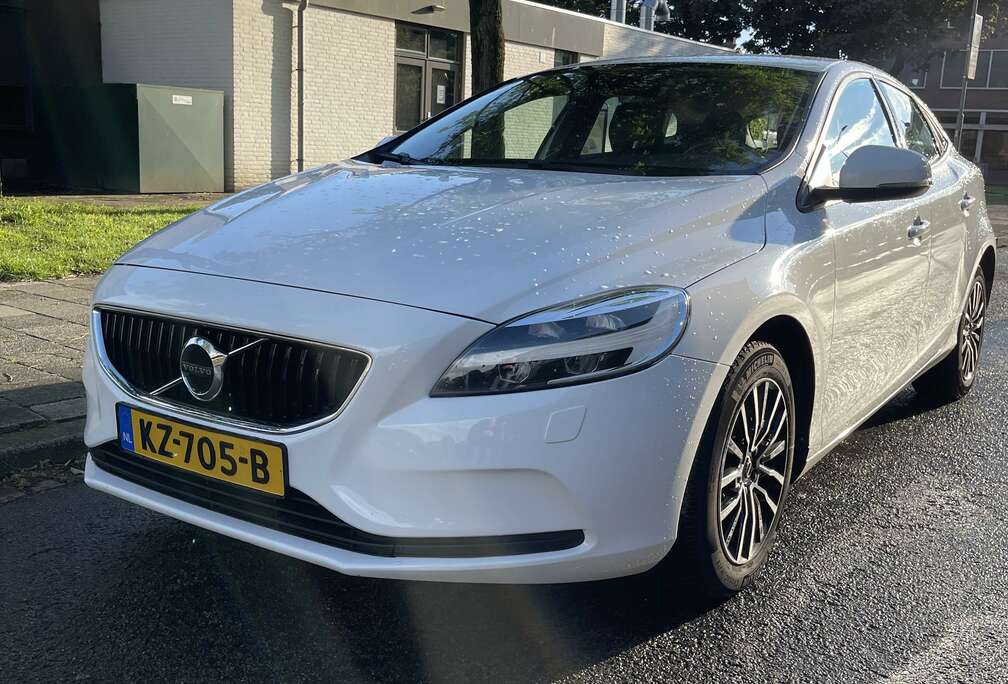 Volvo Volvo V40 2.0 T2 122PK 2017 Wit Nette en Zuinige H