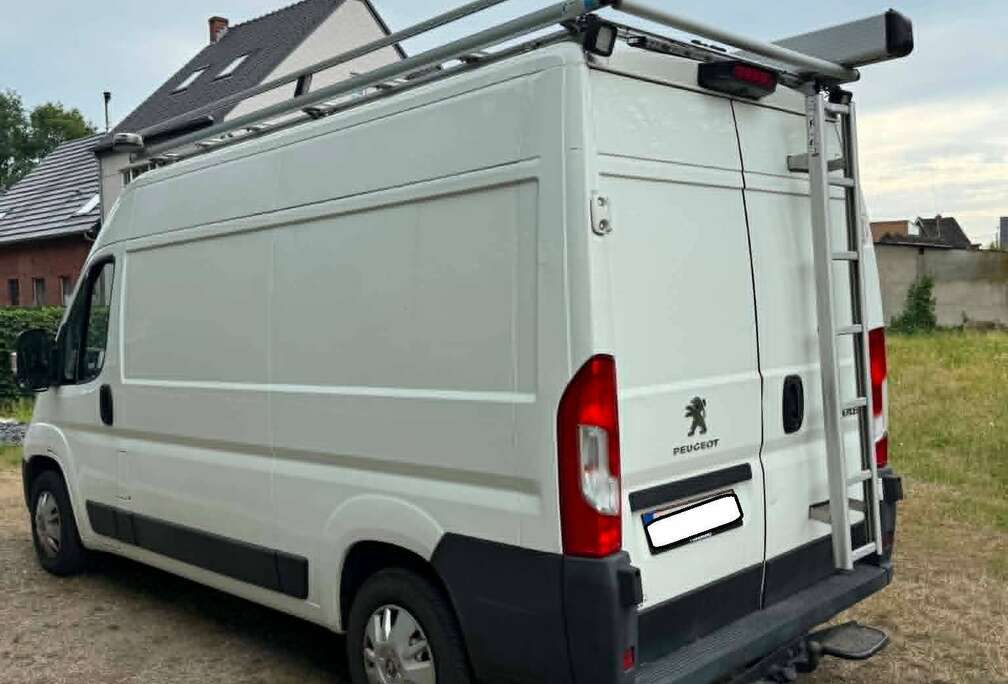 Peugeot 330L 2.0i