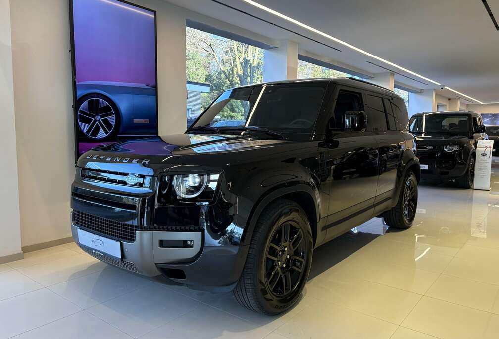 Land Rover // 110 D250 Hard Top S // Jumpseat