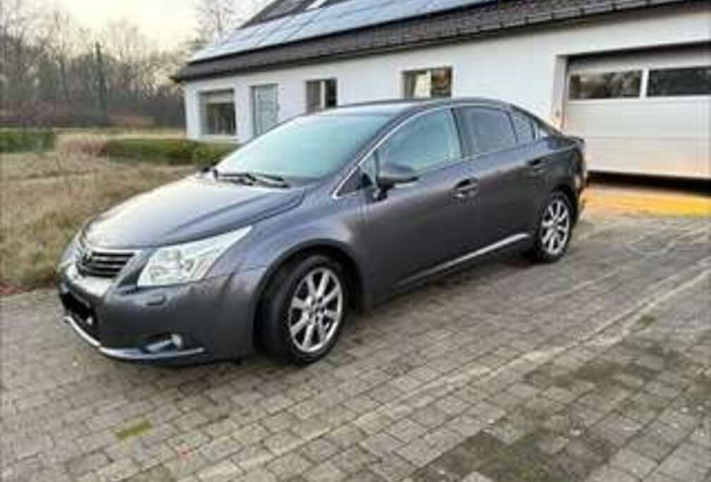 Toyota Avensis 1.8 Sol