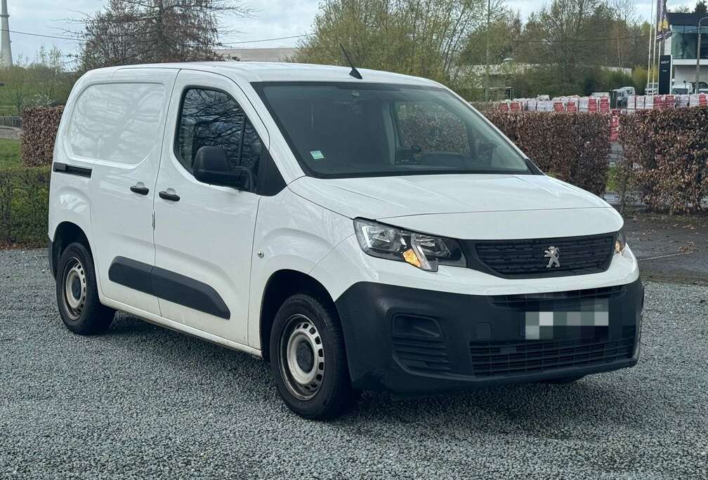 Peugeot 1.2 PureTech L1 Light Pro S/S(EU6.3)